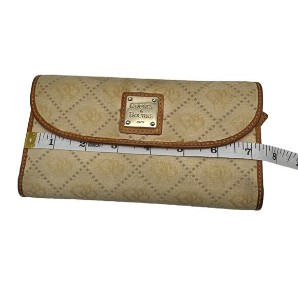 DOONEY & BOURKE Signature Canvas Wallet - Picture 7 of 9